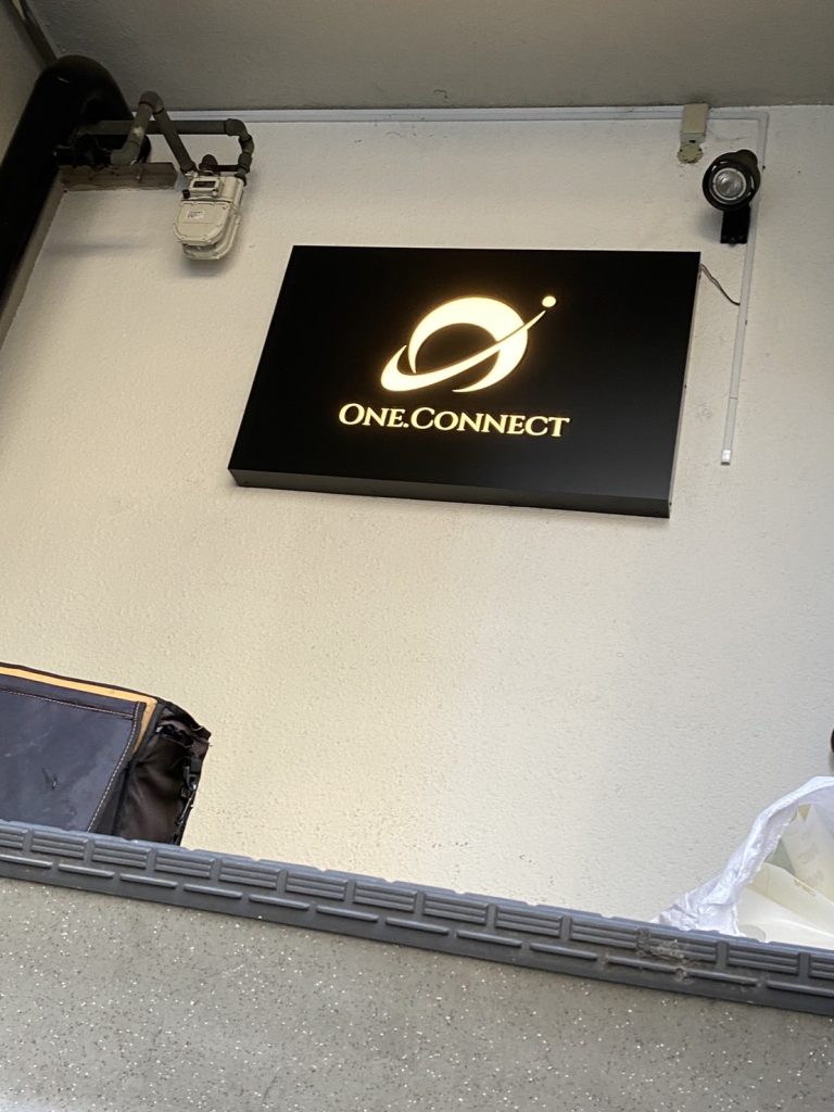 One.Connect様（関西エリア）の看板施工事例