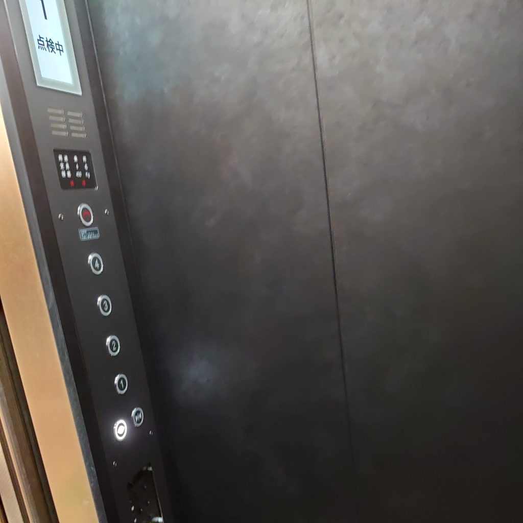 岩伸産業株式会社様（関西エリア）の看板施工事例