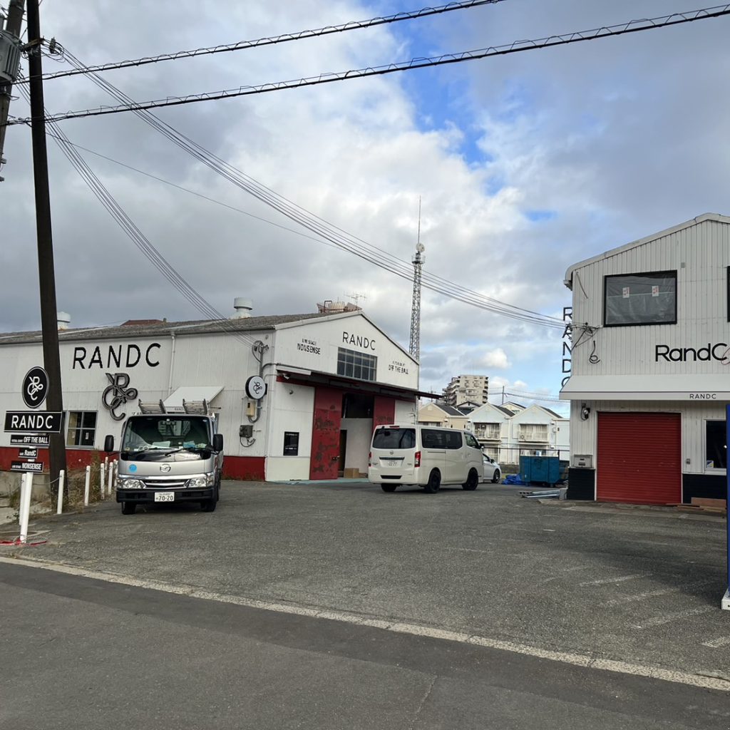 RANDC様（関西エリア）の看板施工事例