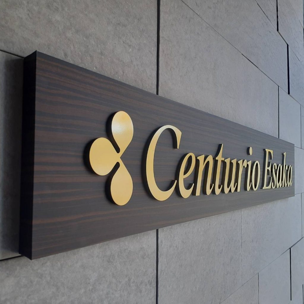 モダンアパートメント江坂町様（関西エリア）の看板施工事例